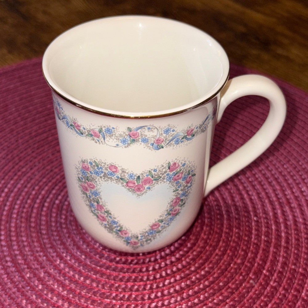 Vintage Otagiri Floral Heart Mug with Gold Rim 8oz. Never Used